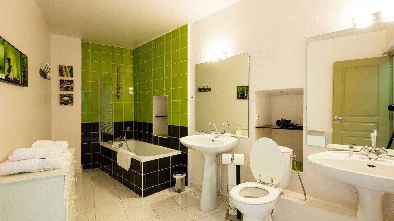 Photo of Bathroom in Villeseque-des-Corbieres