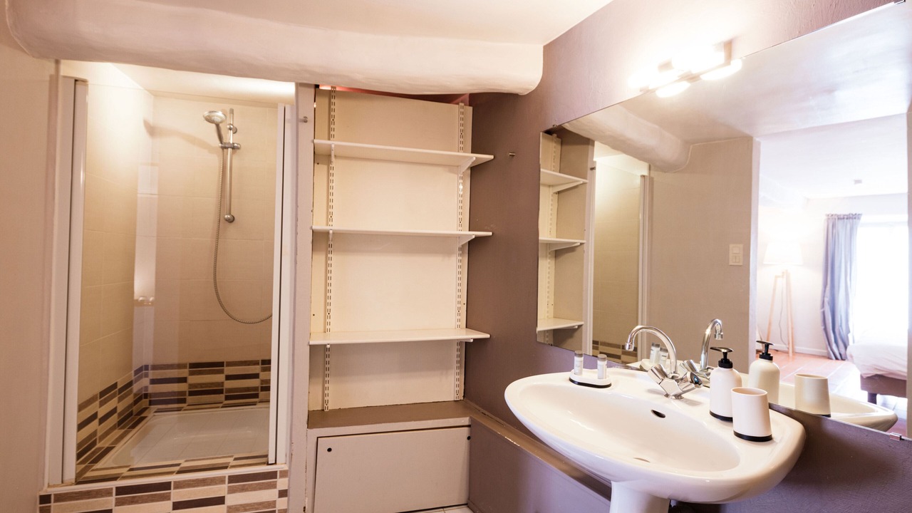 Photo of Bathroom in Villeseque-des-Corbieres