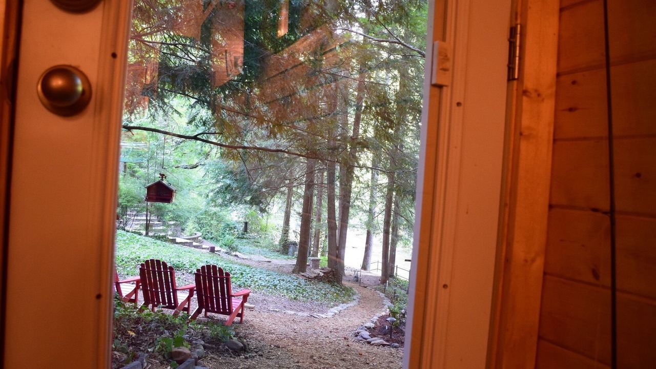 Photo of Bedroom in Dahlonega