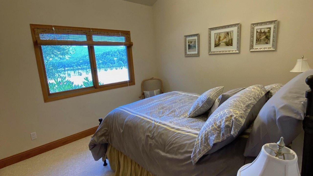 Photo of Bedroom in Pope Valley