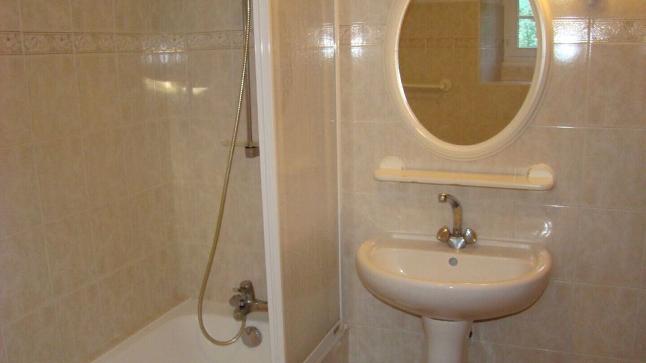 Photo of Bathroom in Esquibien