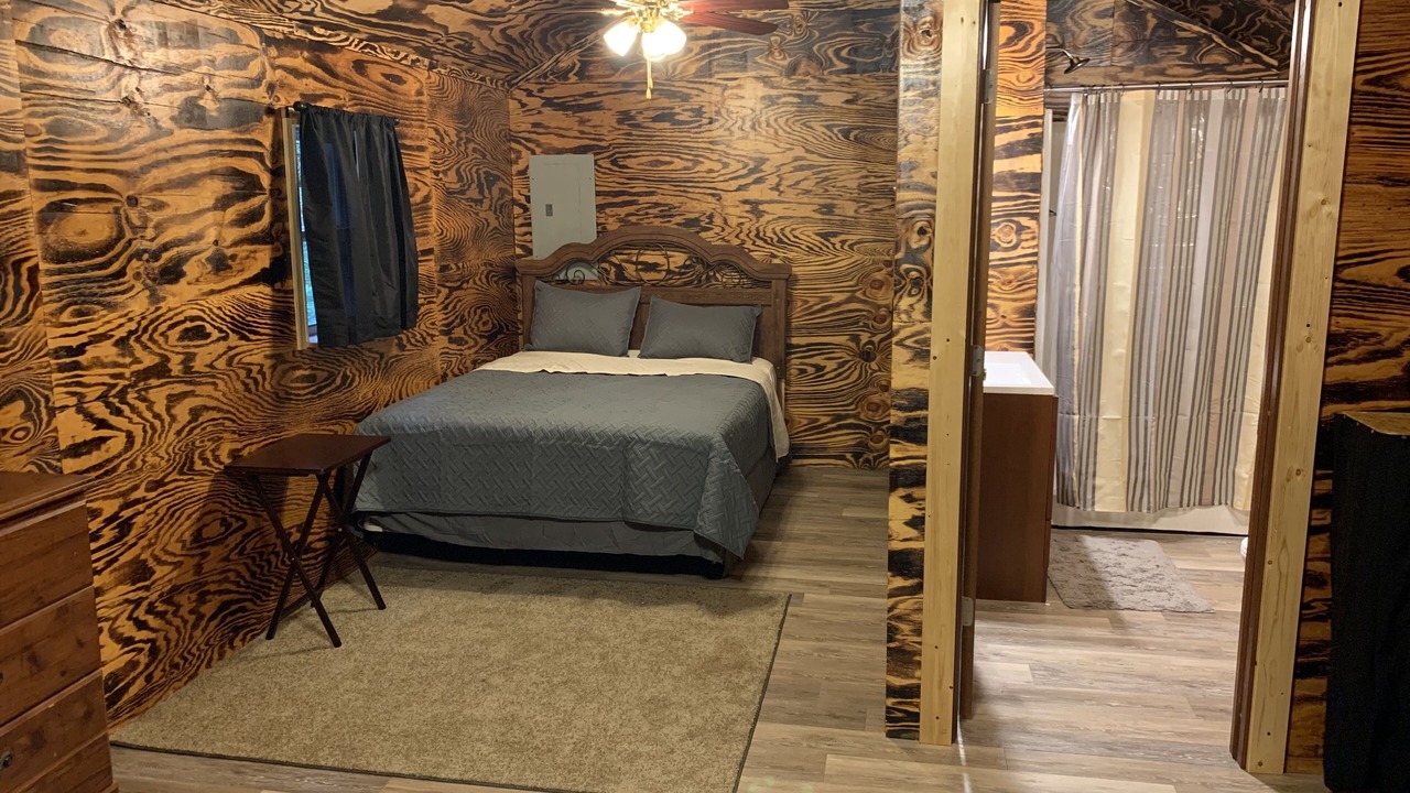 Photo of Bedroom in Eminence