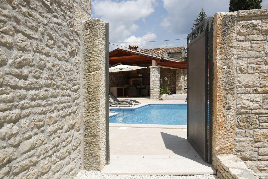 Photo of Outdoor in Burici