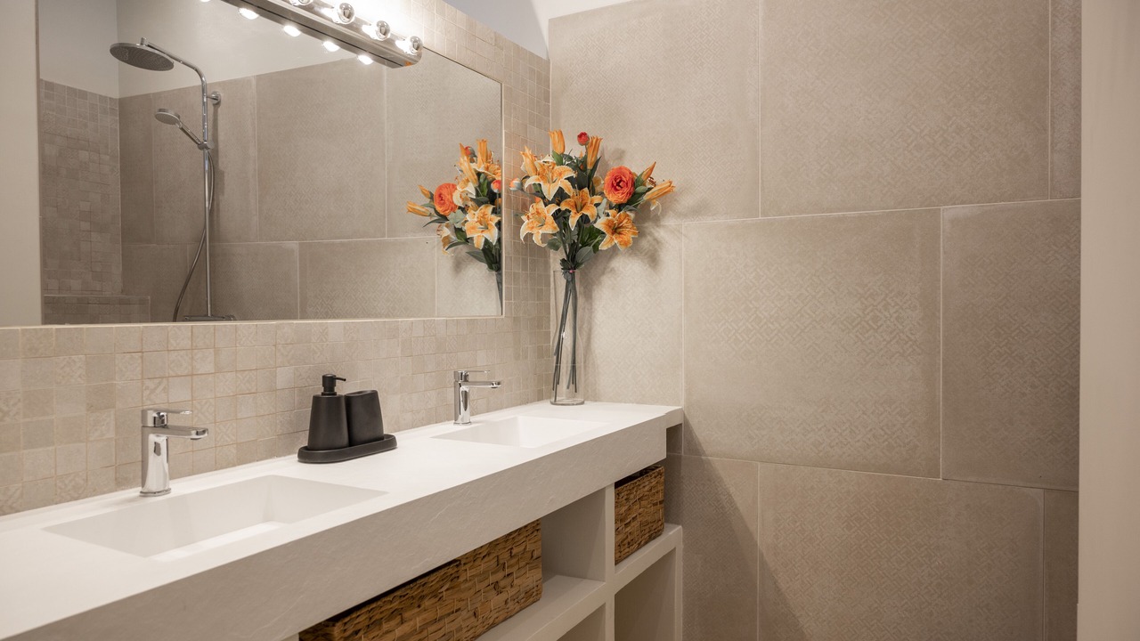 Photo of Bathroom in Le Somail