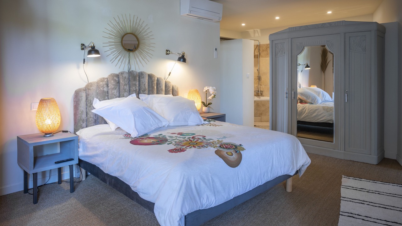 Photo of Bedroom in Le Somail