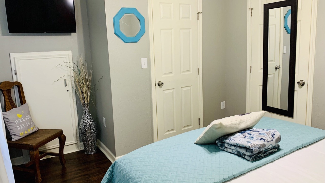 Photo of Bedroom in Kyle