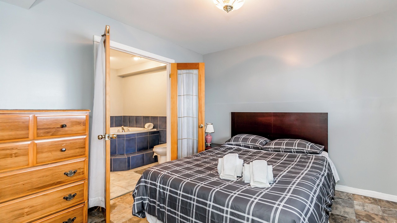 Photo of Bedroom in Wasaga Beach