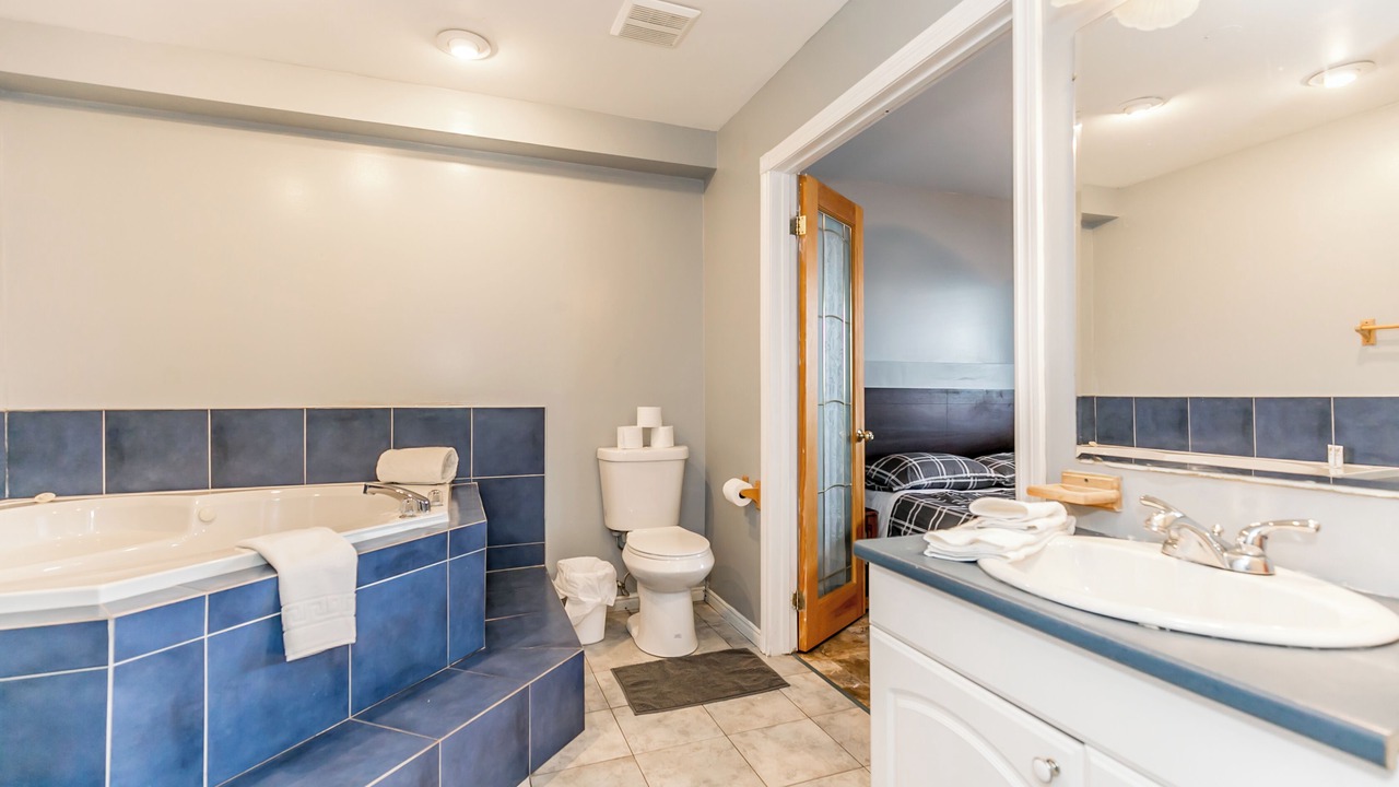 Photo of Bathroom in Wasaga Beach