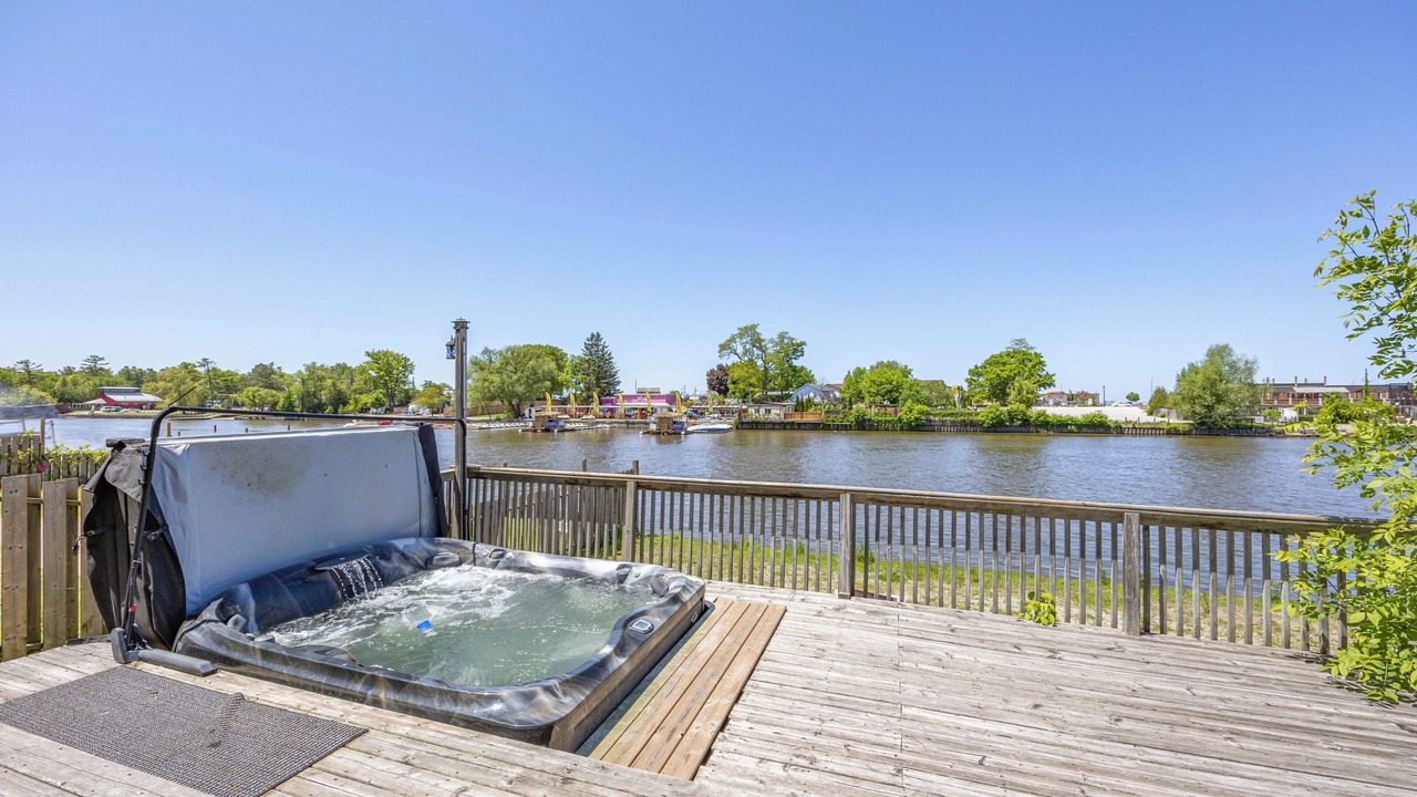 Photo of Patio Balcony in Wasaga Beach