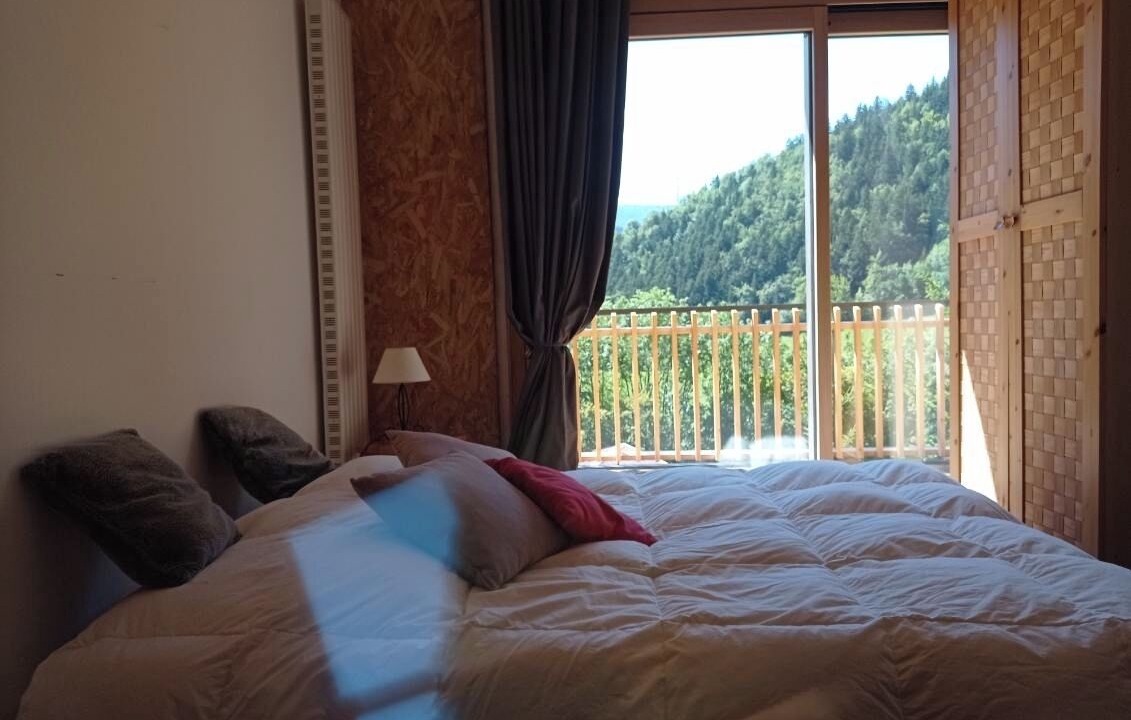 Photo of Bedroom in Engins