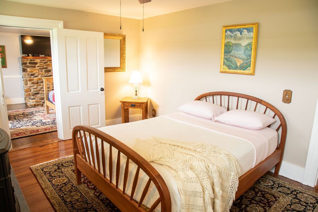 Photo of Bedroom in Rockbridge Baths