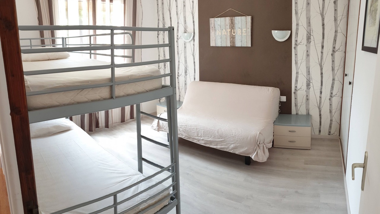 Photo of Bedroom in Gabian