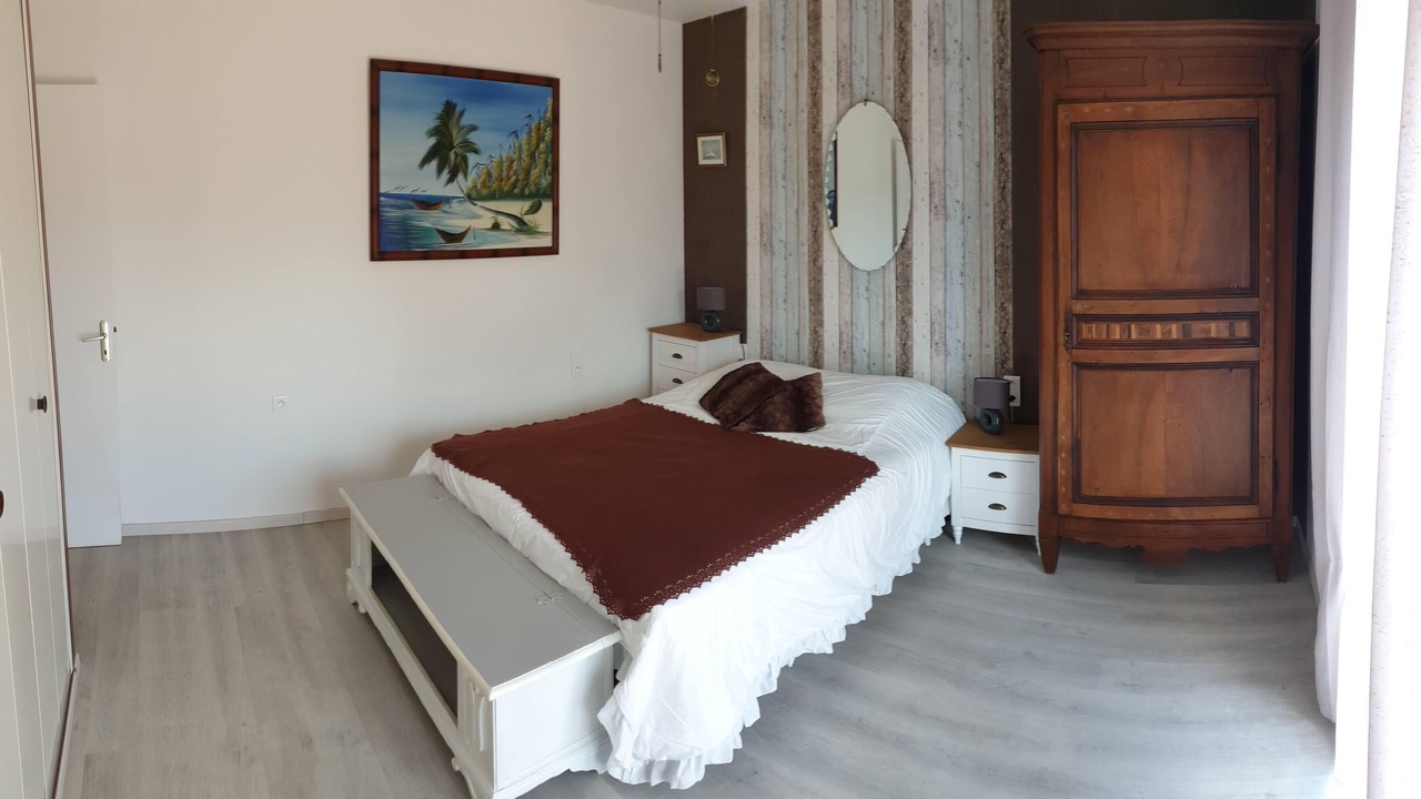 Photo of Bedroom in Gabian