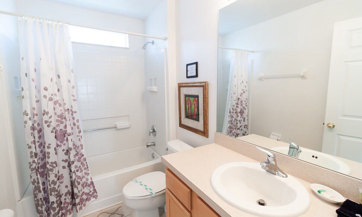 Photo of Bathroom in Seasons