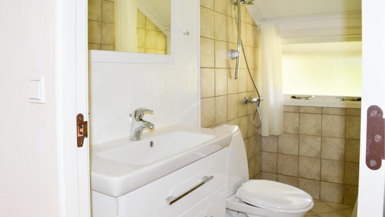 Photo of Bathroom in Hou