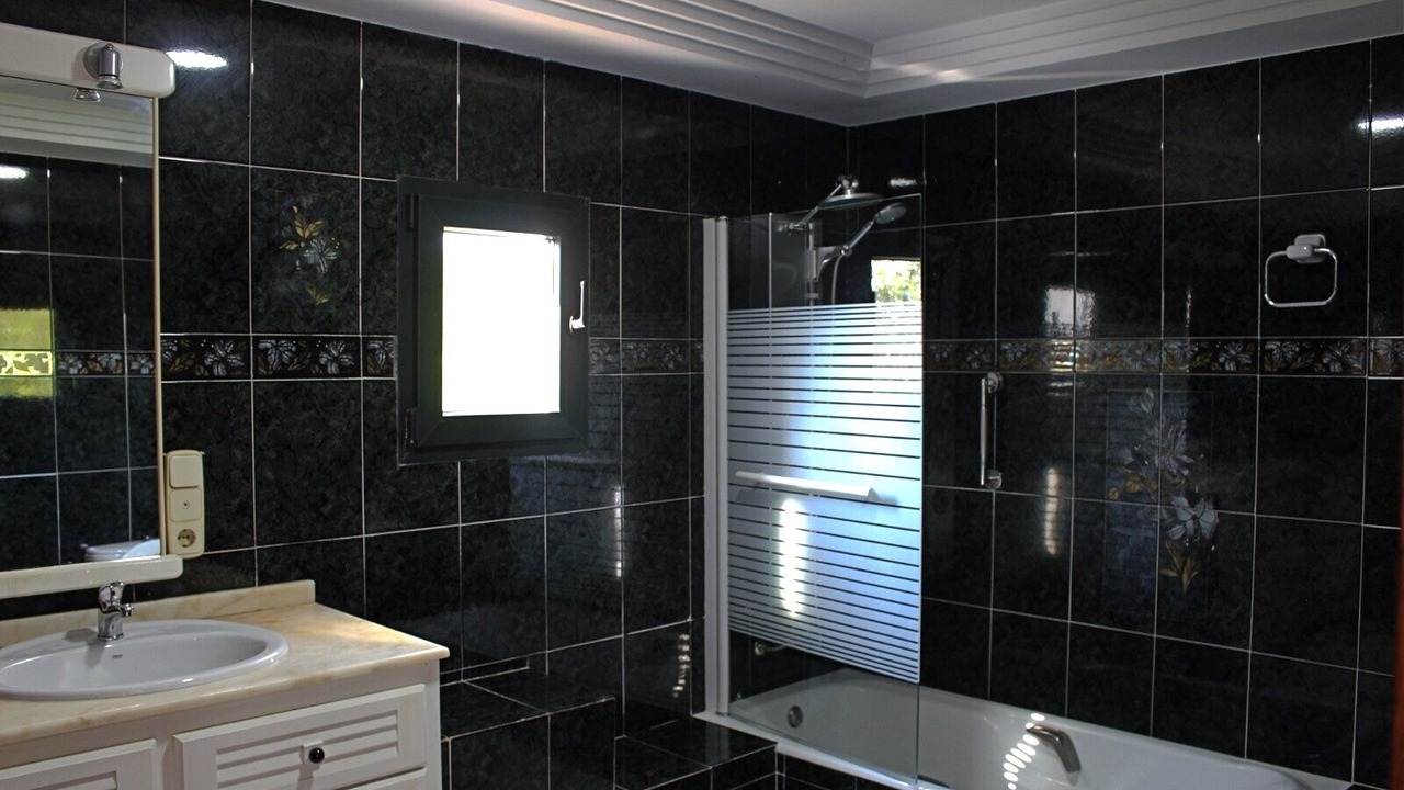 Photo of Bathroom in Oliva
