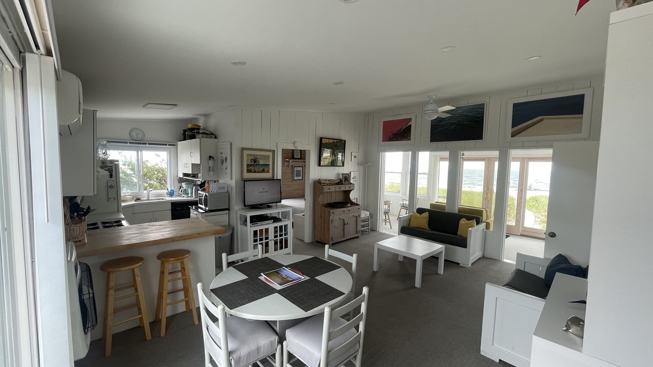 Photo of Livingroom in Southold