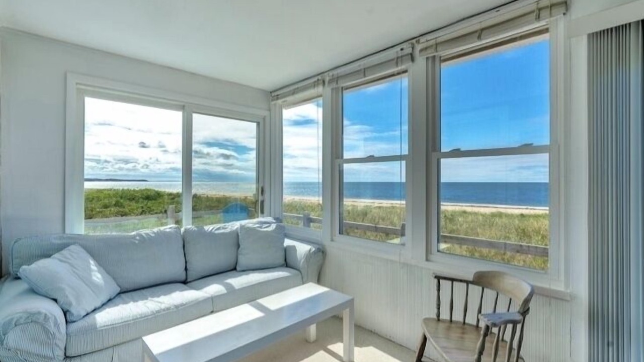 Photo of Livingroom in Southold