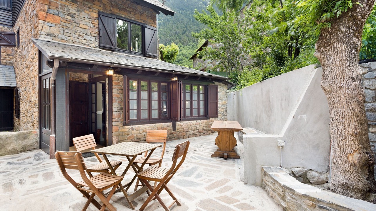 Photo of Outdoor in Garos