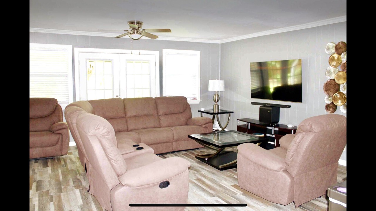 Photo of Livingroom in Leon Valley