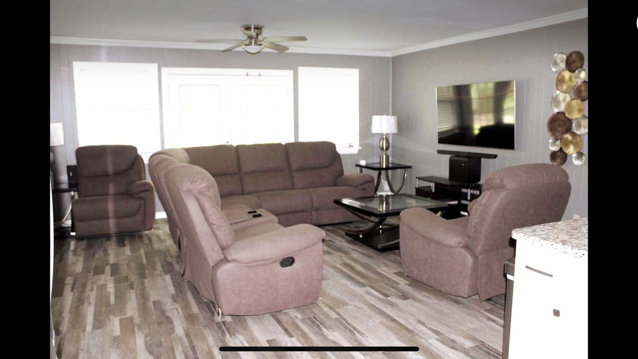 Photo of Livingroom in Leon Valley