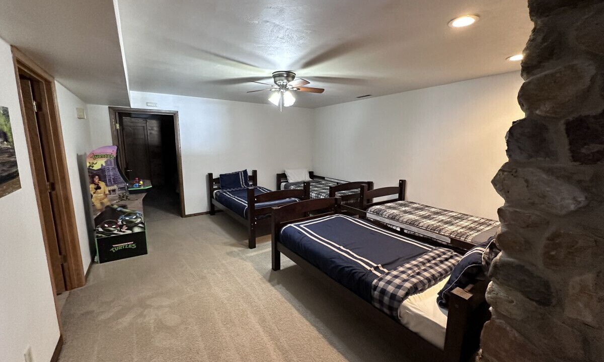 Photo of Bedroom in Lake Delton