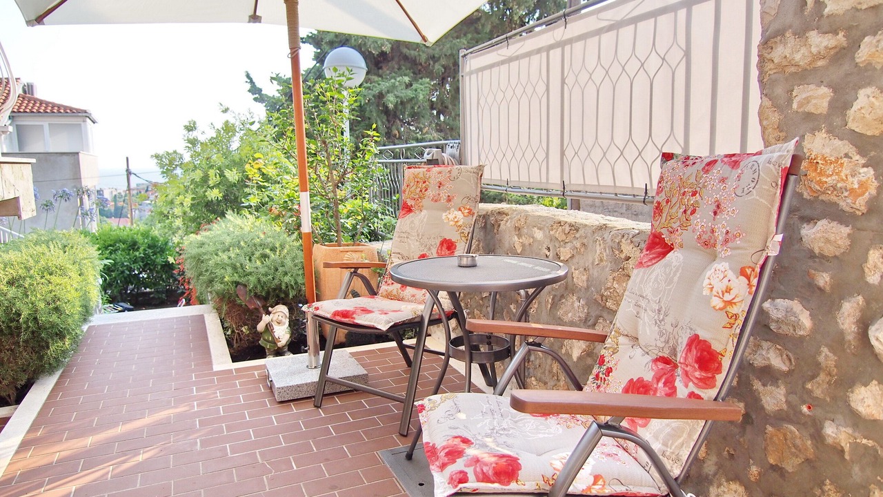 Photo of Patio Balcony in Gornji Kono