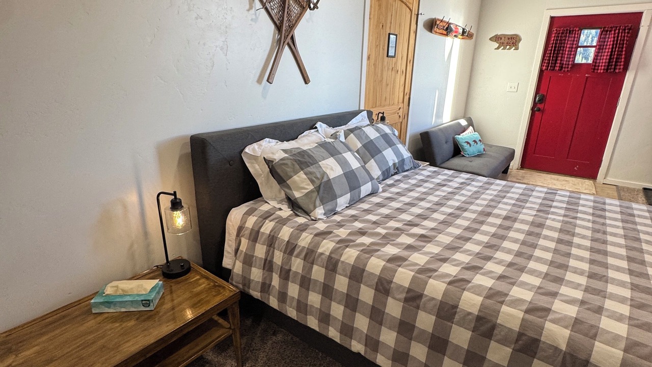 Photo of Bedroom in Sandpoint