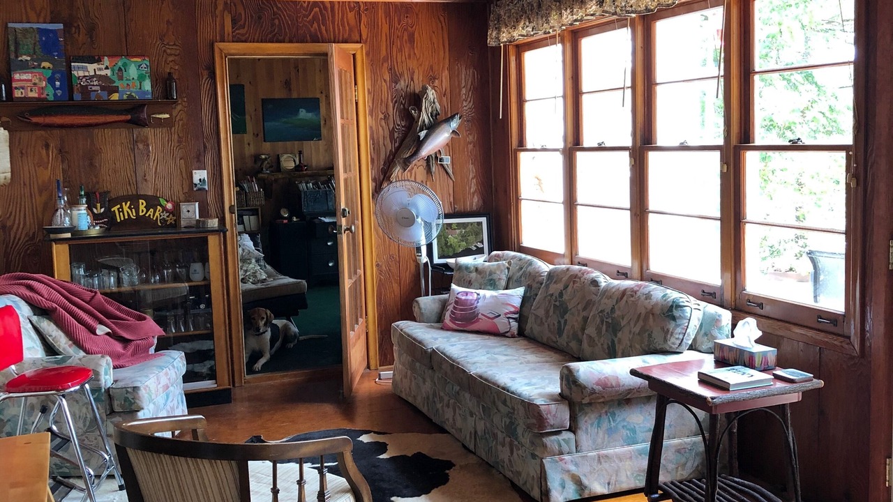 Photo of Livingroom in Cardiff