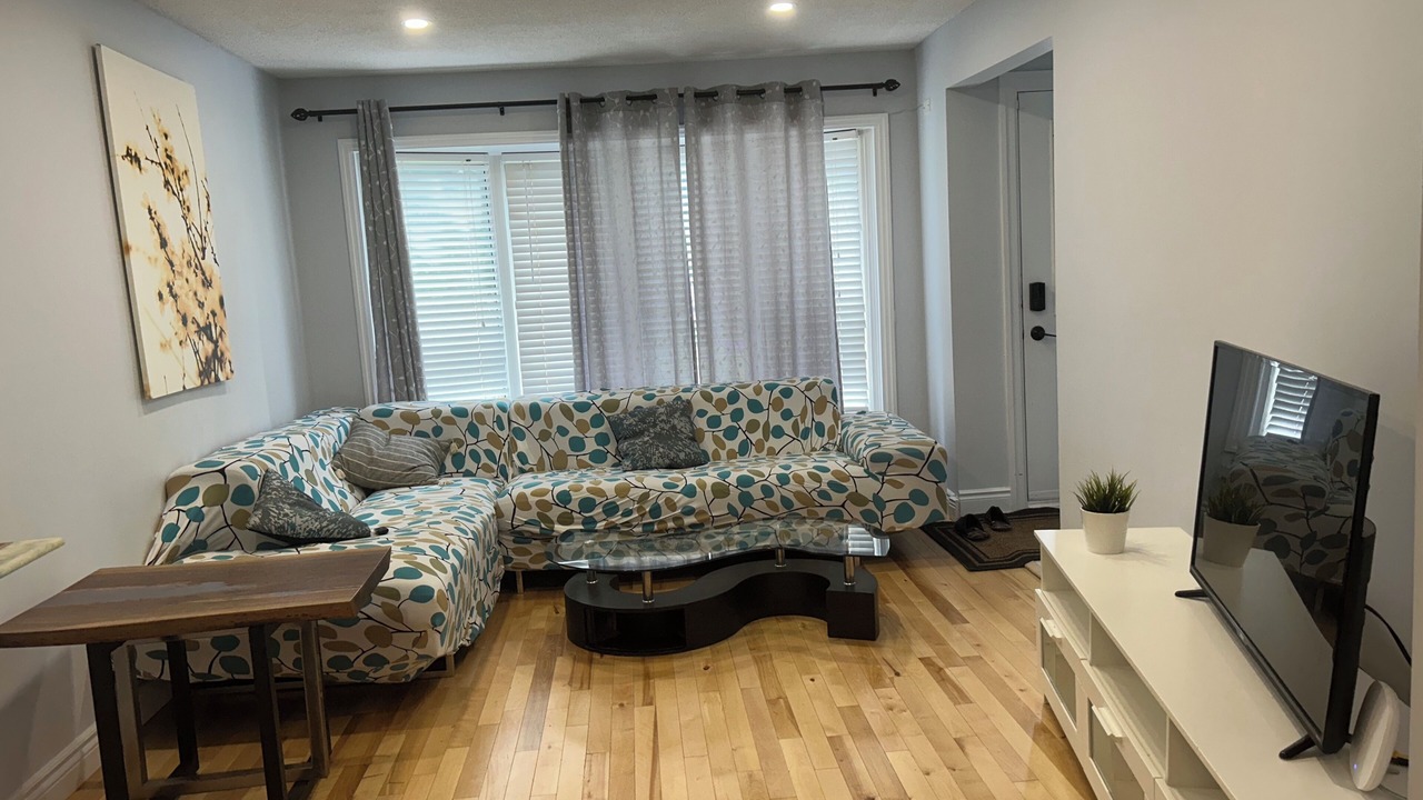 Photo of Livingroom in Richmond Hill