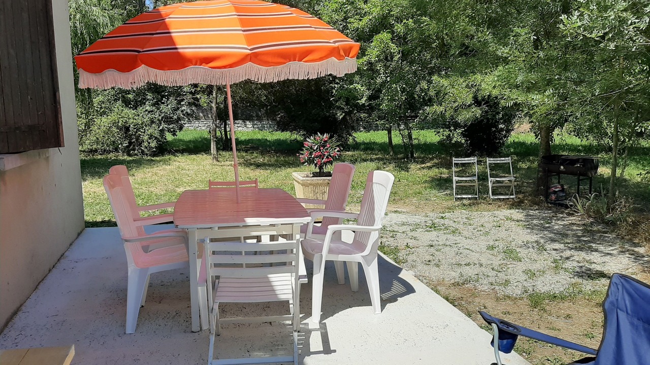 Photo of Outdoor in Berrias-et-Casteljau