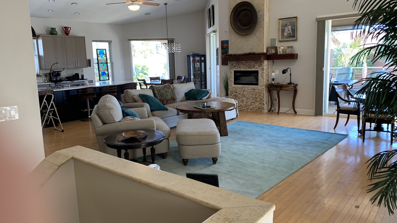 Photo of Livingroom in Neptune Beach
