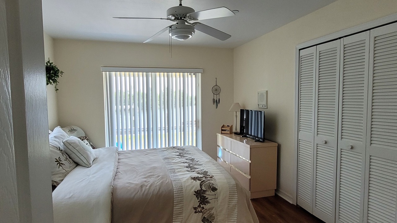 Photo of Bedroom in Edgewater