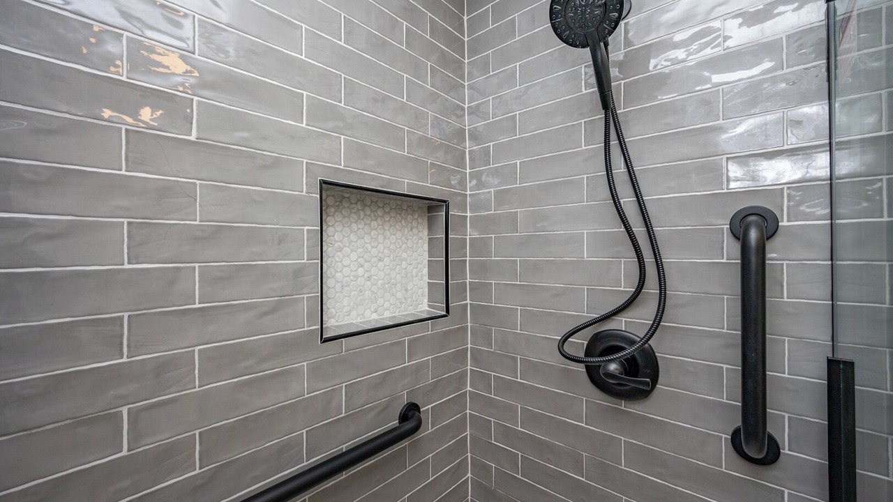 Photo of Bathroom in Thayerville