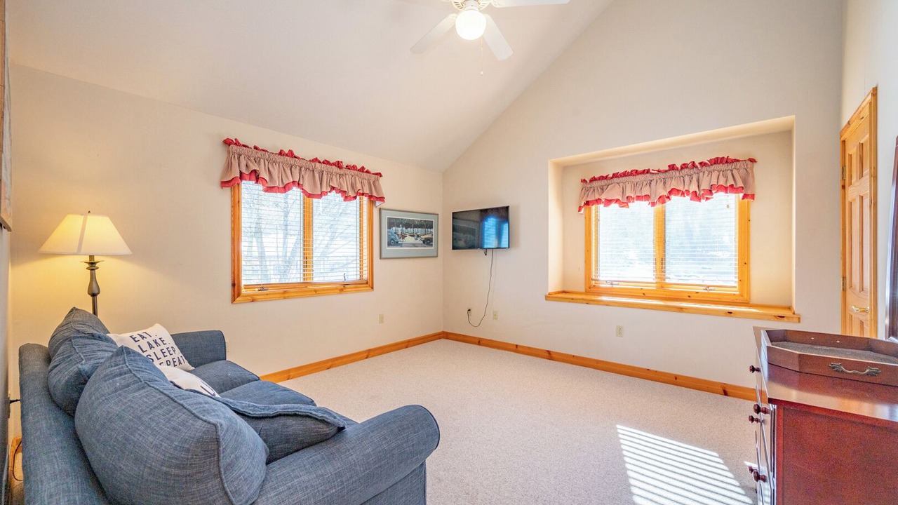 Photo of Livingroom in Thayerville