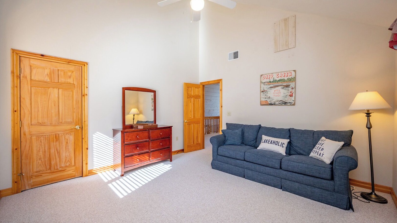 Photo of Livingroom in Thayerville