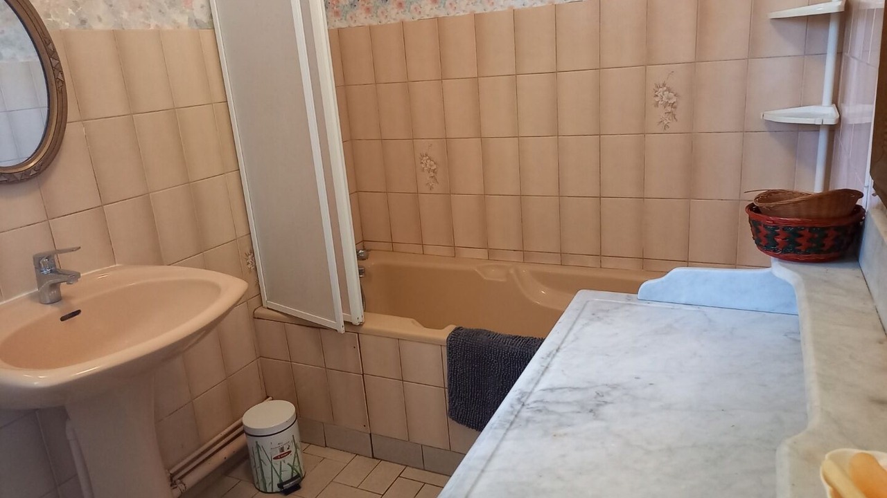 Photo of Bathroom in Verton