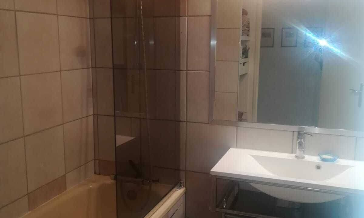 Photo of Bathroom in Aiguerelles