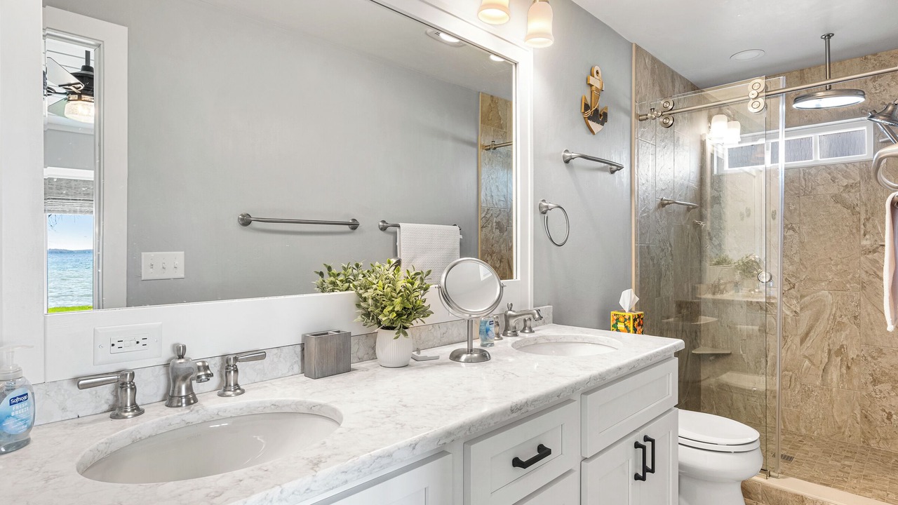 Photo of Bathroom in Markesan