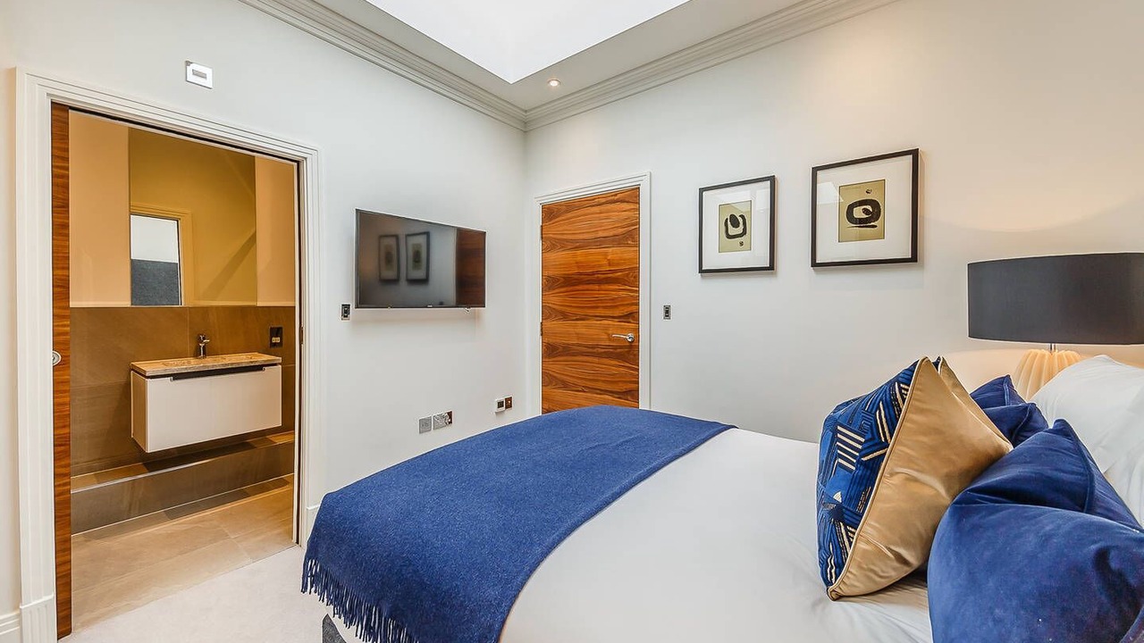 Photo of Bedroom in Hammersmith and Fulham