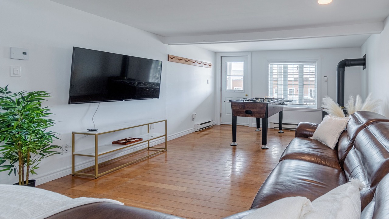 Photo of Livingroom in Petite-Riviere-Saint-Francois