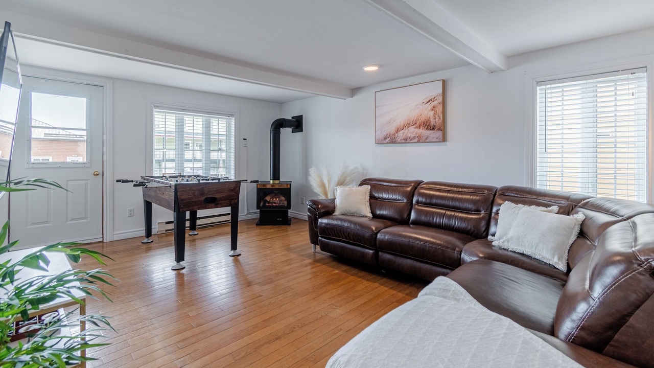 Photo of Livingroom in Petite-Riviere-Saint-Francois