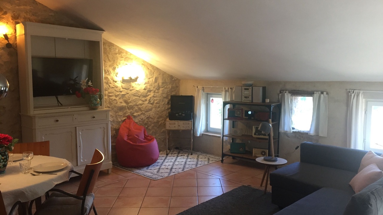 Photo of Livingroom in Pierrerue