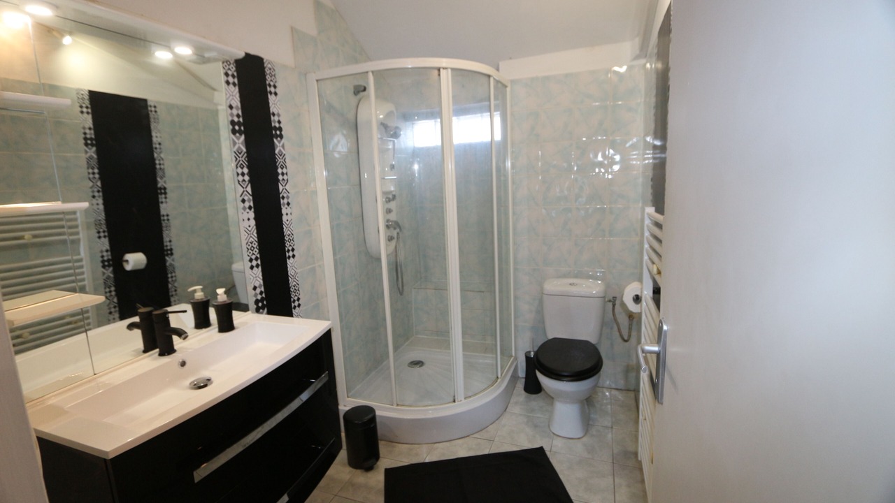 Photo of Bathroom in Cholet