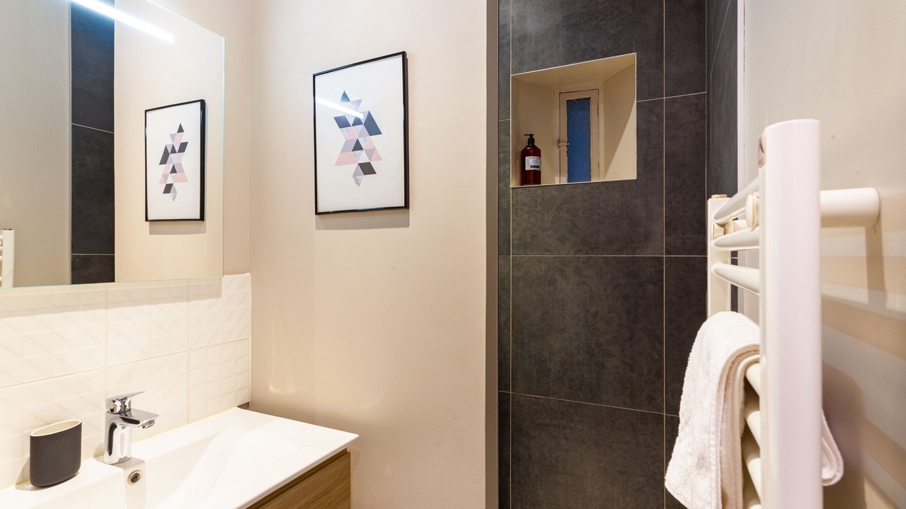 Photo of Bathroom in 2nd Arrondissement