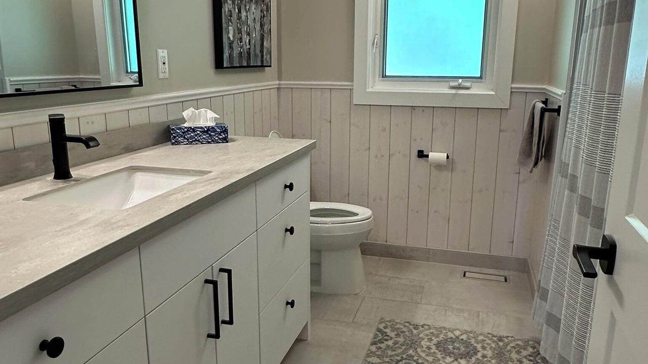 Photo of Bathroom in Algonquin Highlands