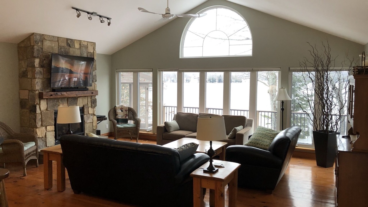 Photo of Livingroom in Algonquin Highlands