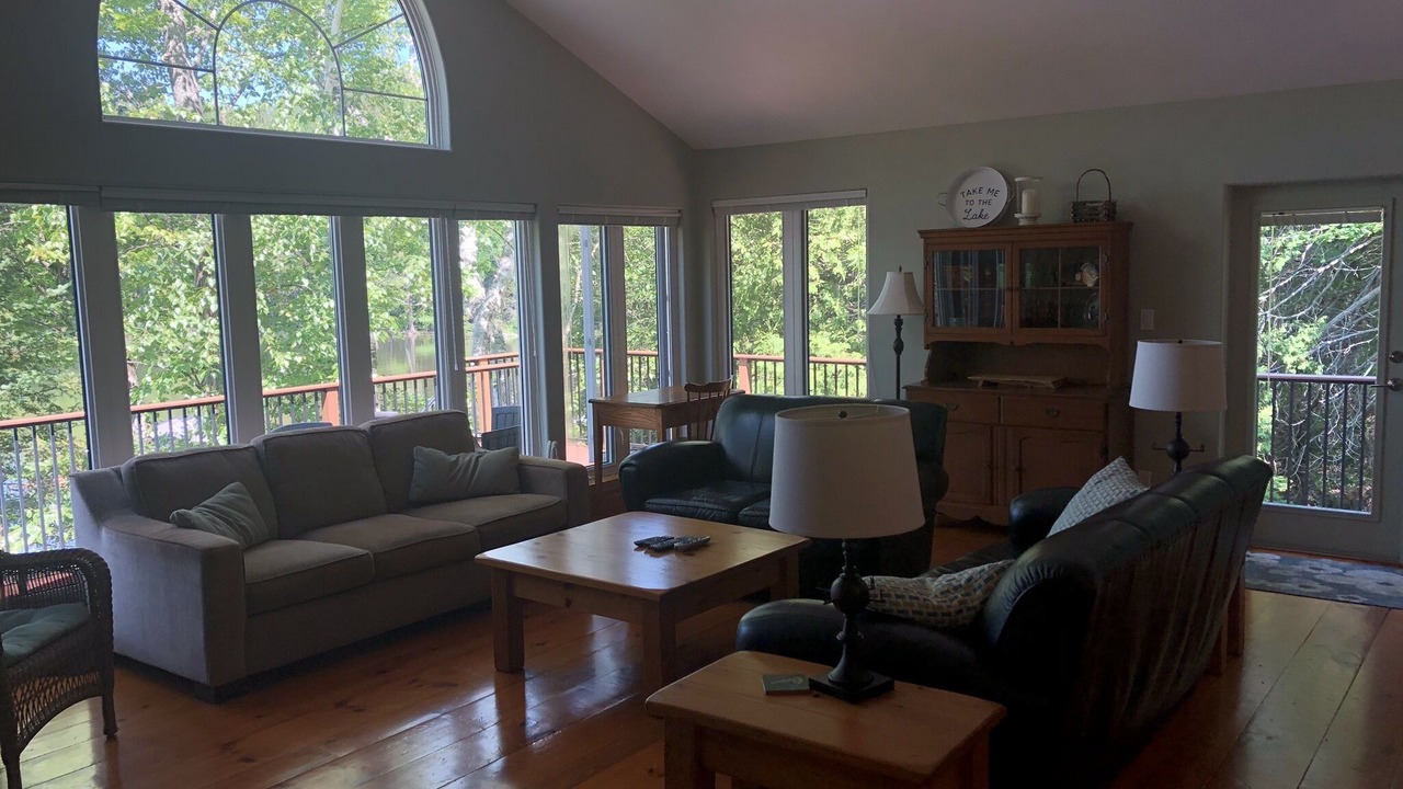 Photo of Livingroom in Algonquin Highlands