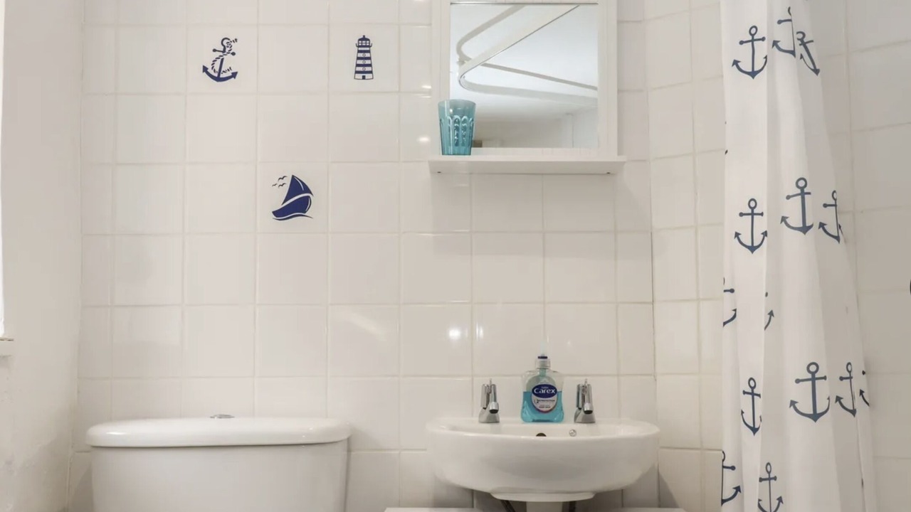 Photo of Bathroom in Stokeinteignhead