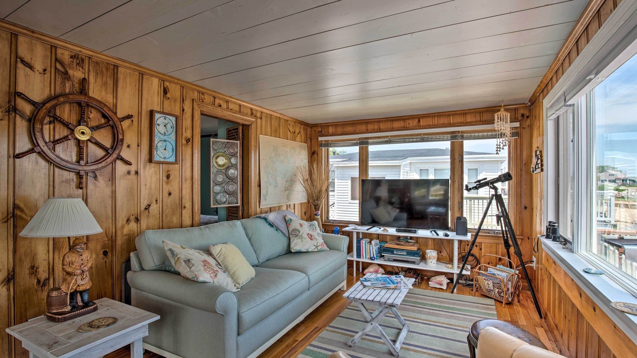 Photo of Livingroom in Wareham Center